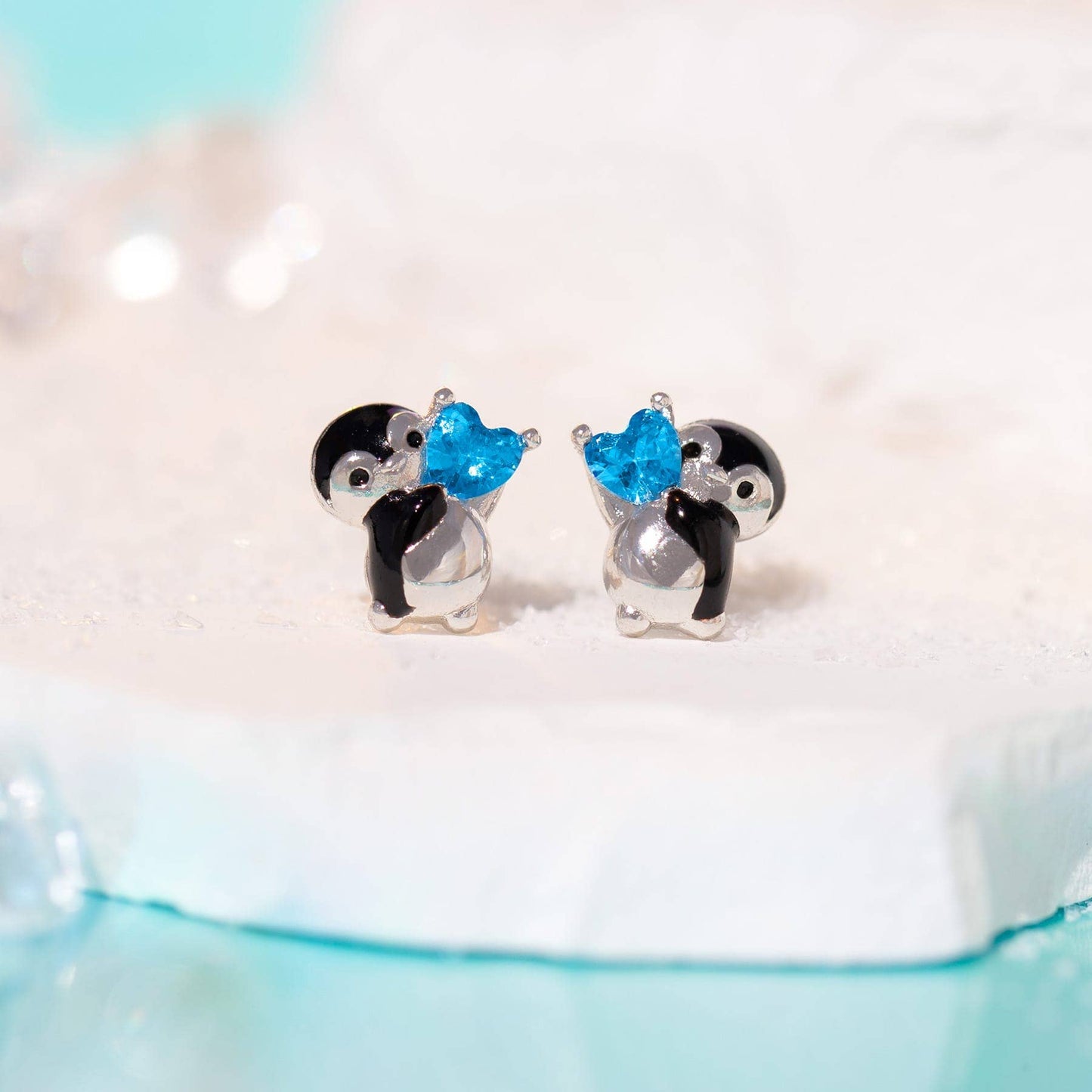Penguin Crush Studs: Gold