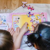 Melissa & Doug Take Along Magnetic Jigsaw Puzzles - Princesses