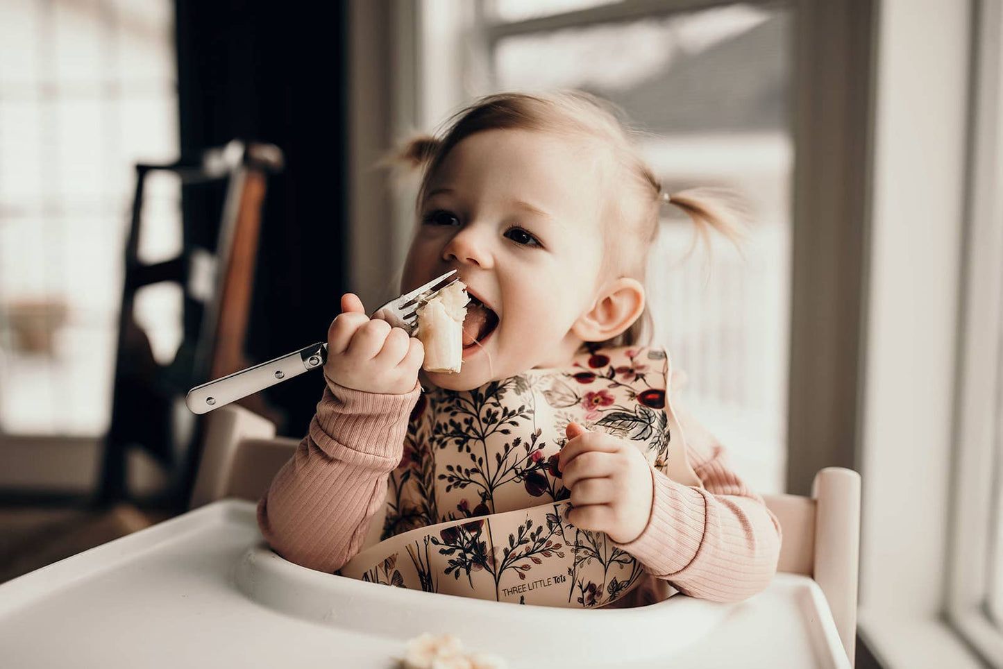 Three Little Tots -Flower Print Silicone Bib with Crumb Catcher