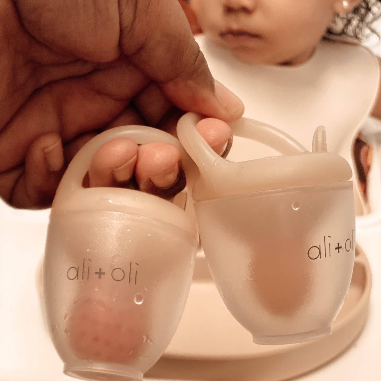 Ali & Oli Silicone Food & Fruit Feeder set of 2 sizes Oat & Coco