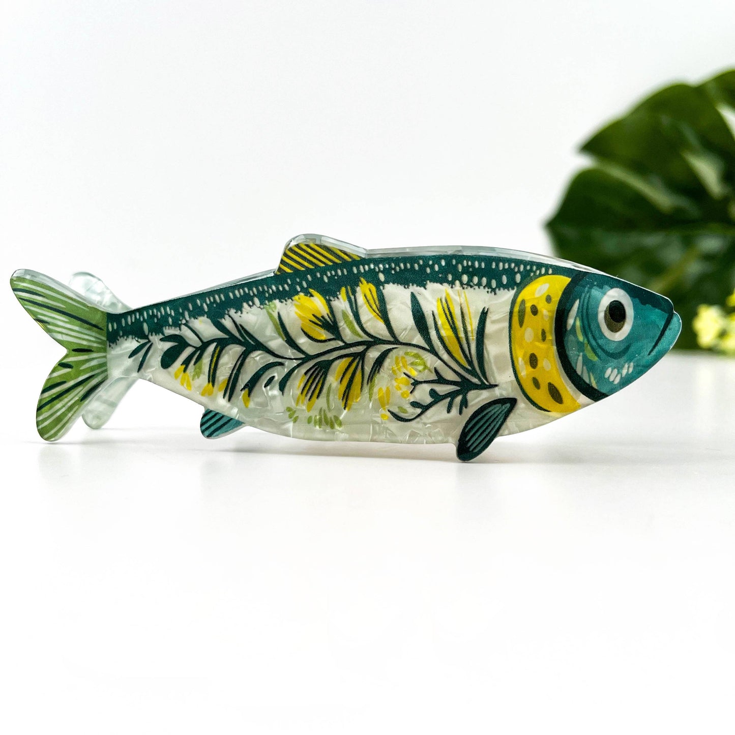 Green Sardine Hair Claw Clip with Seaweed Detail: White-D