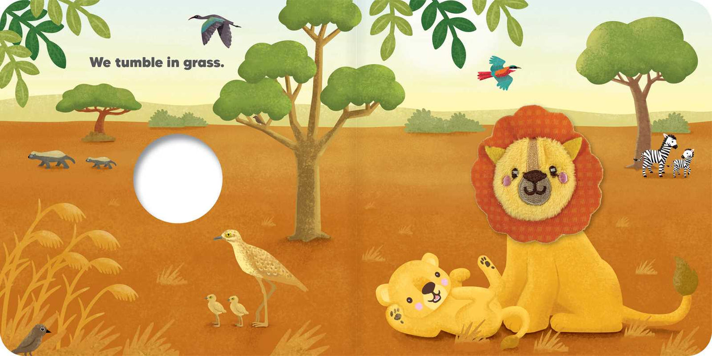 Daddy & Me: Finger Puppet Board Book by: Board Books; 8 pages / English