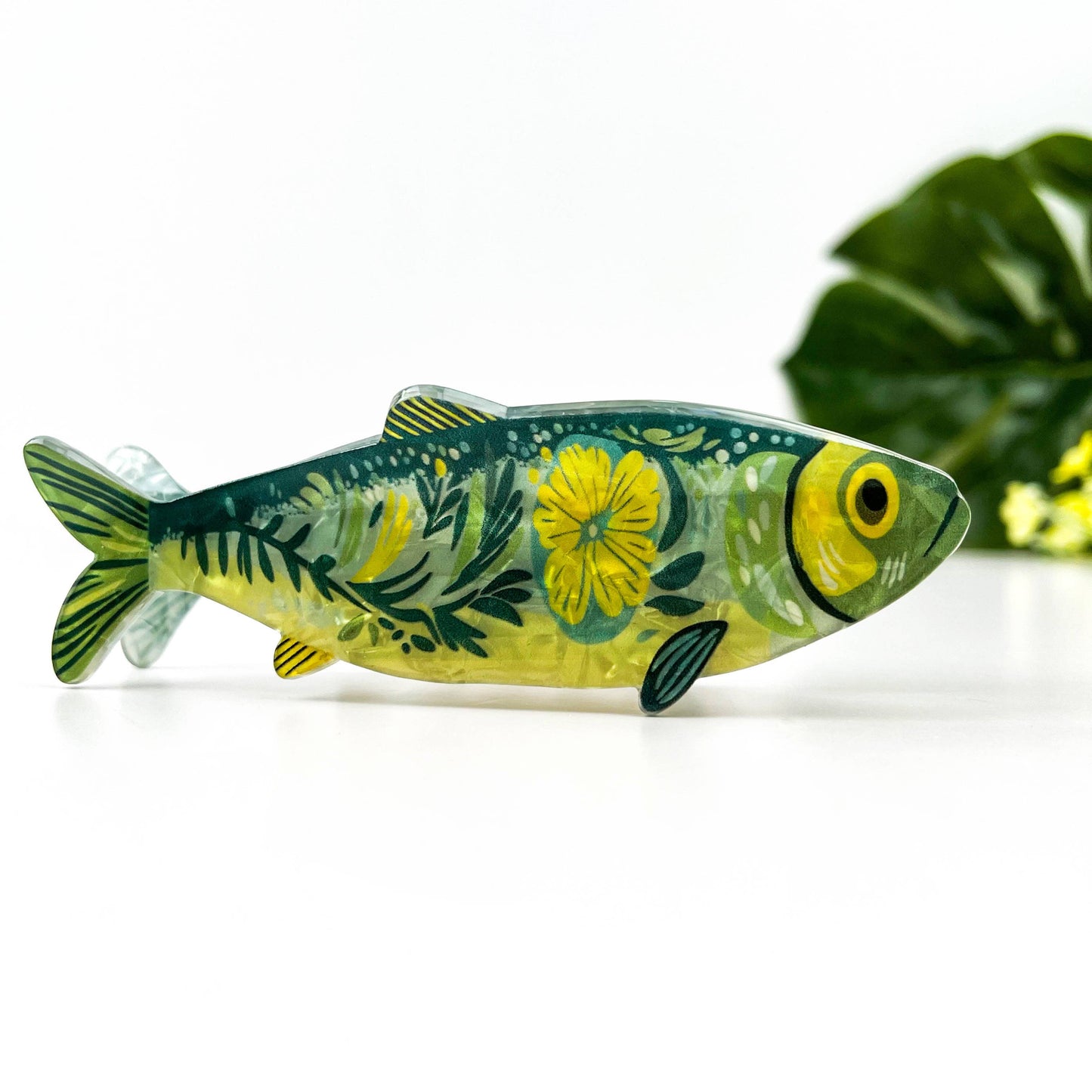 Green Sardine Hair Claw Clip with Seaweed Detail: White-D