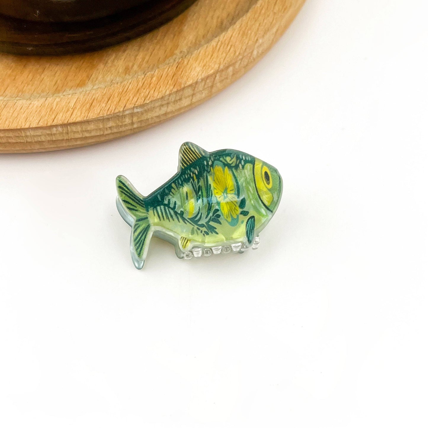 Green Sardine Hair Claw Clip with Seaweed Detail: White-D