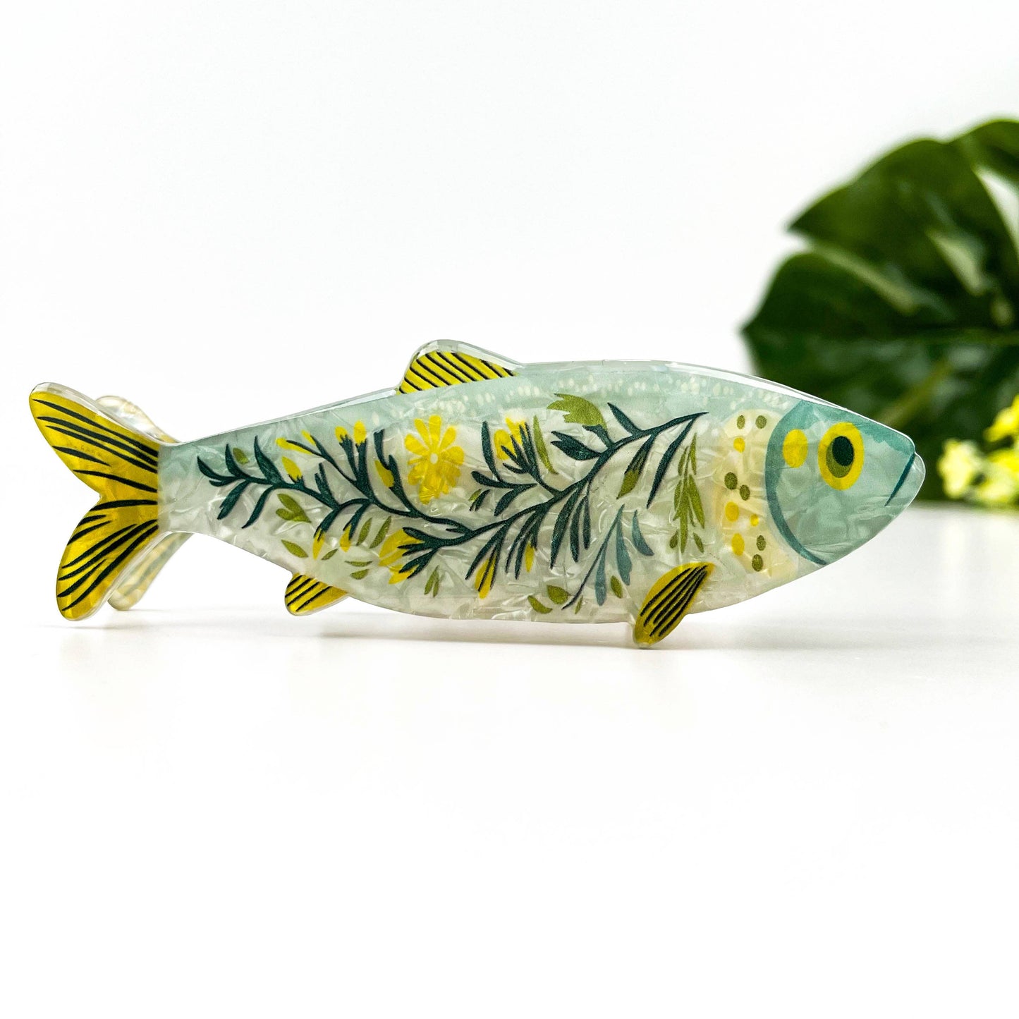 Green Sardine Hair Claw Clip with Seaweed Detail: White-D