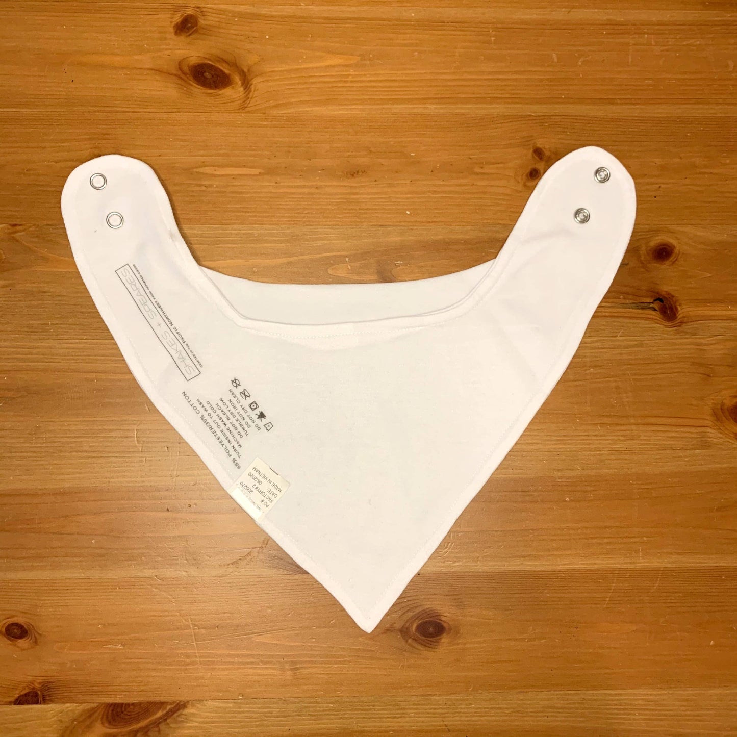 Handkerchief Bib PNW / One Size / White