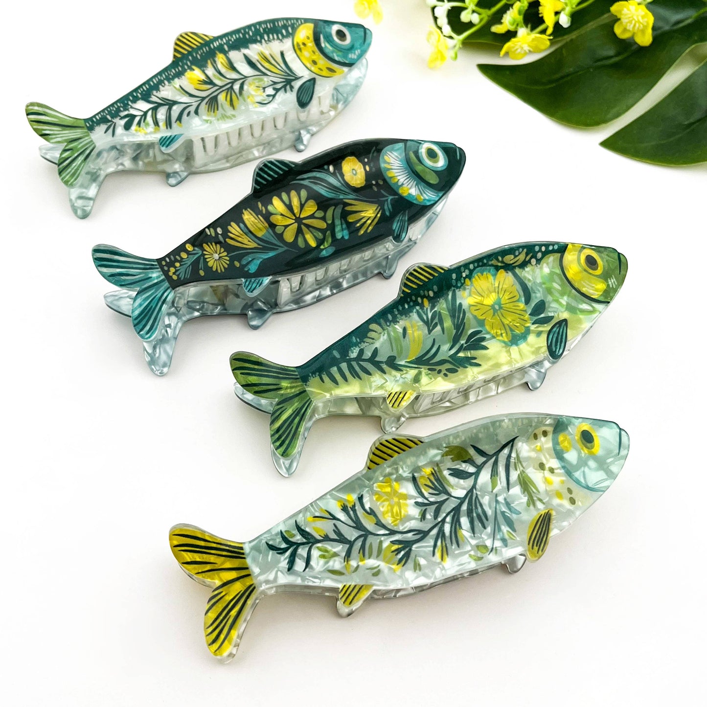 Green Sardine Hair Claw Clip with Seaweed Detail: White-D