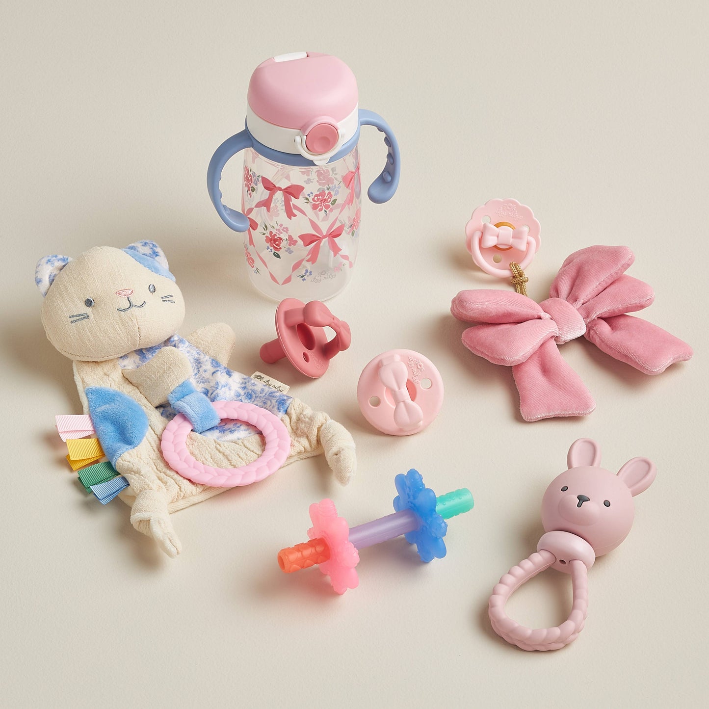 *NEW* Itzy Sips™ - Straw Cup With Snap-Close Lid: Ribbons & Roses