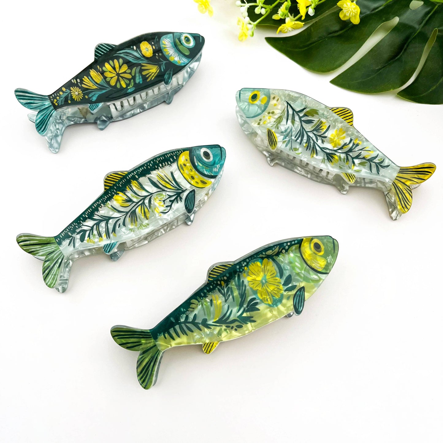 Green Sardine Hair Claw Clip with Seaweed Detail: White-D