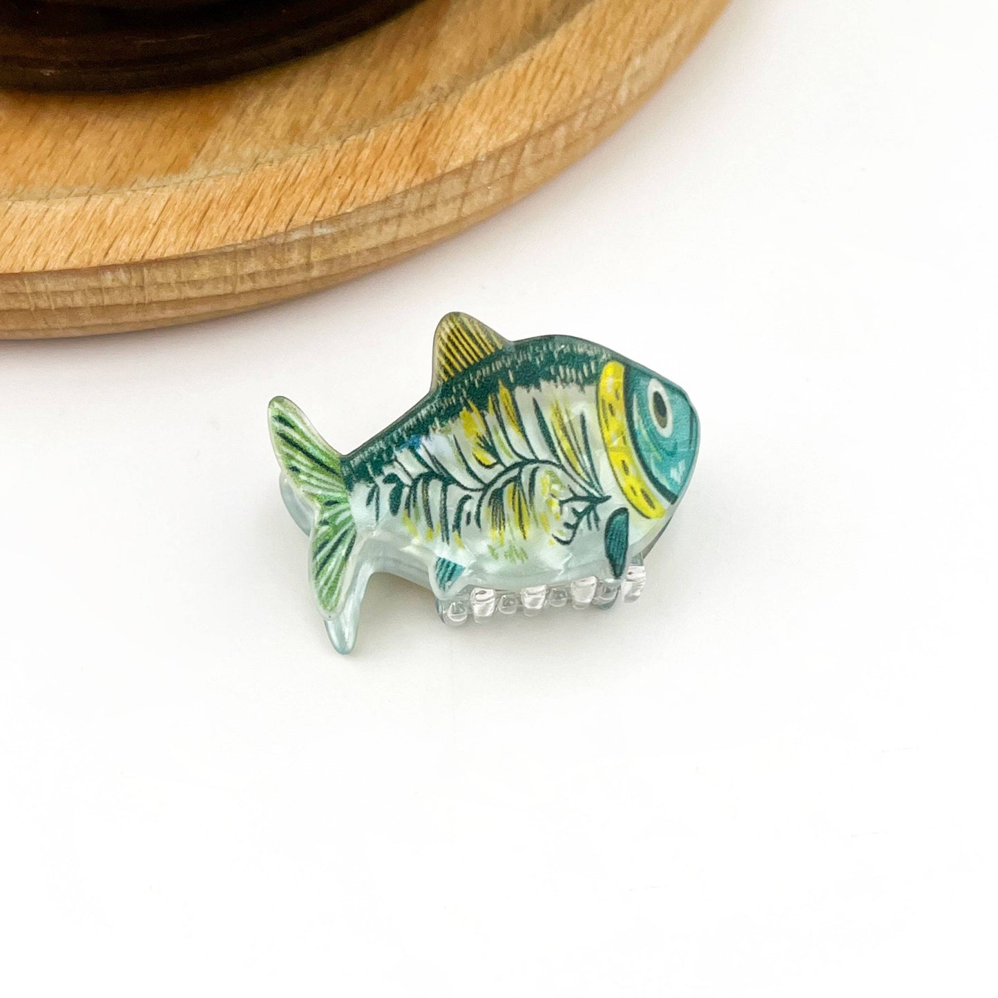 Green Sardine Hair Claw Clip with Seaweed Detail: White-D